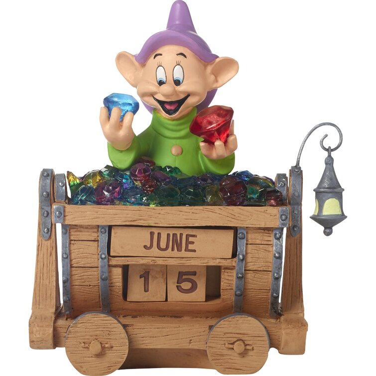 Disney Showcase Entertainment Figurine / Sculpture